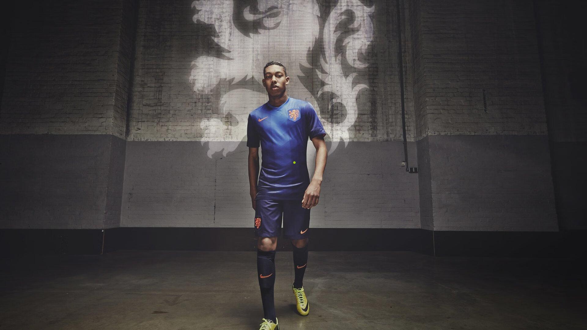 江苏体彩网：中超激战，马里闪击建功，姜至鹏乌龙憾负，建业2-1逆转十人深圳队