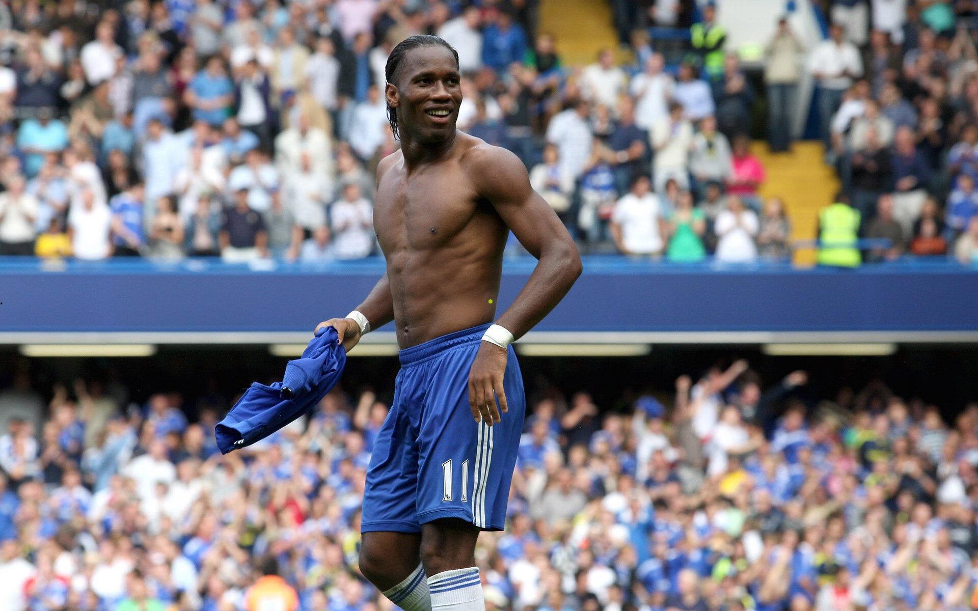 足协杯半决赛，费莱尼致胜乌龙，十人泰山2-0大连昂首晋级决赛